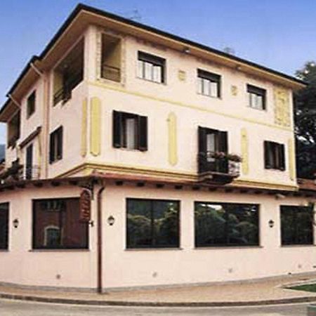 Hotel La Bussola Cittiglio Eksteriør billede