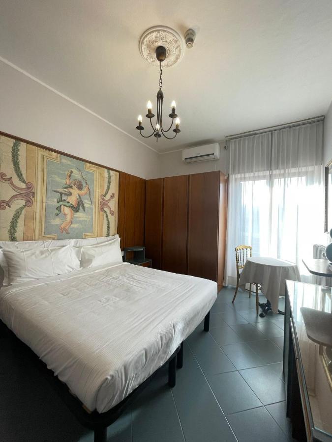 Hotel La Bussola Cittiglio Eksteriør billede