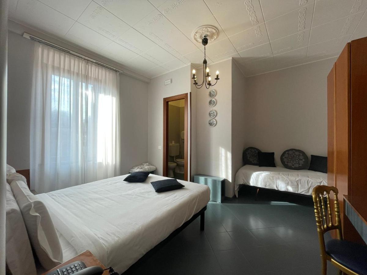 Hotel La Bussola Cittiglio Eksteriør billede