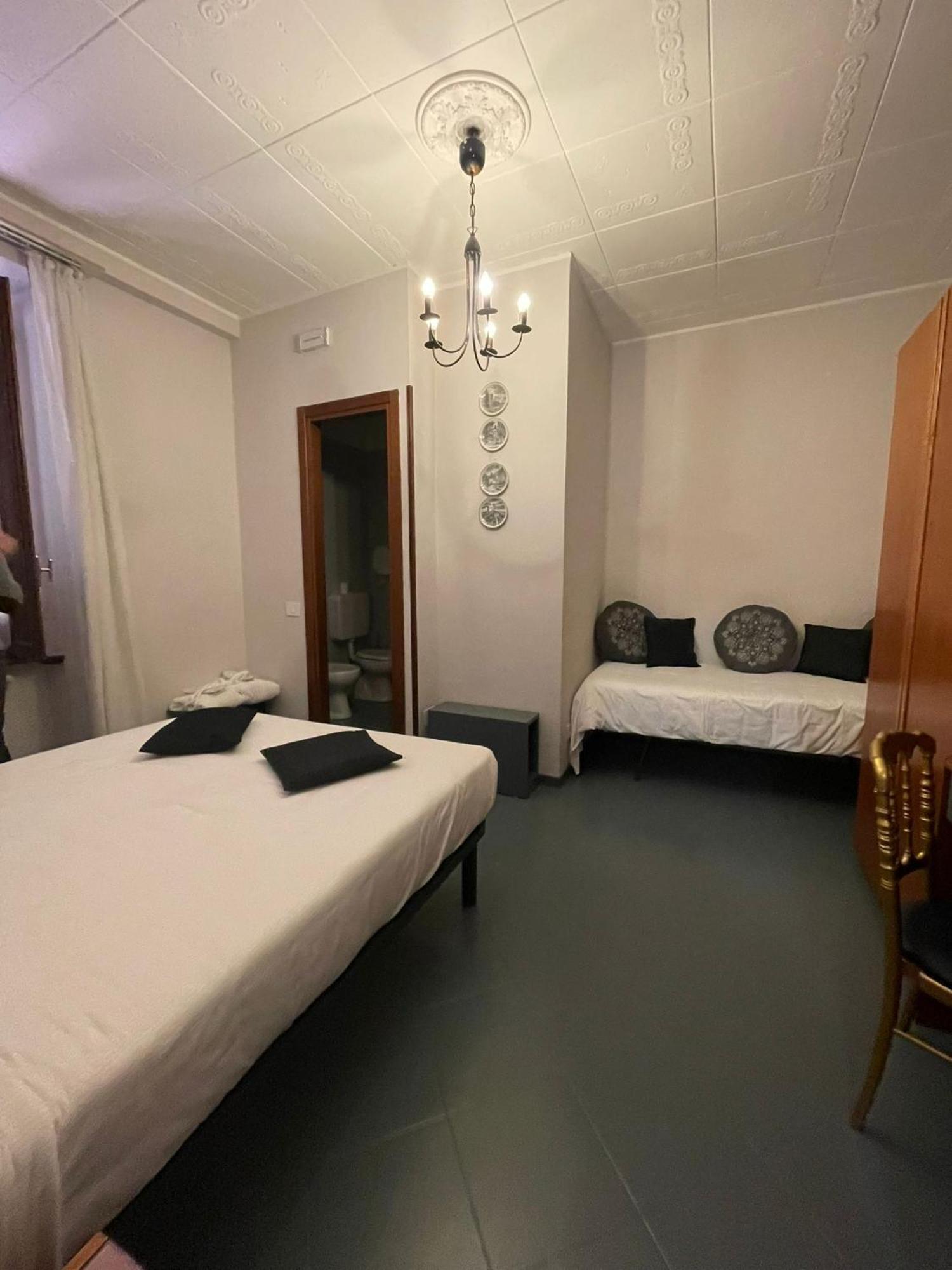 Hotel La Bussola Cittiglio Eksteriør billede