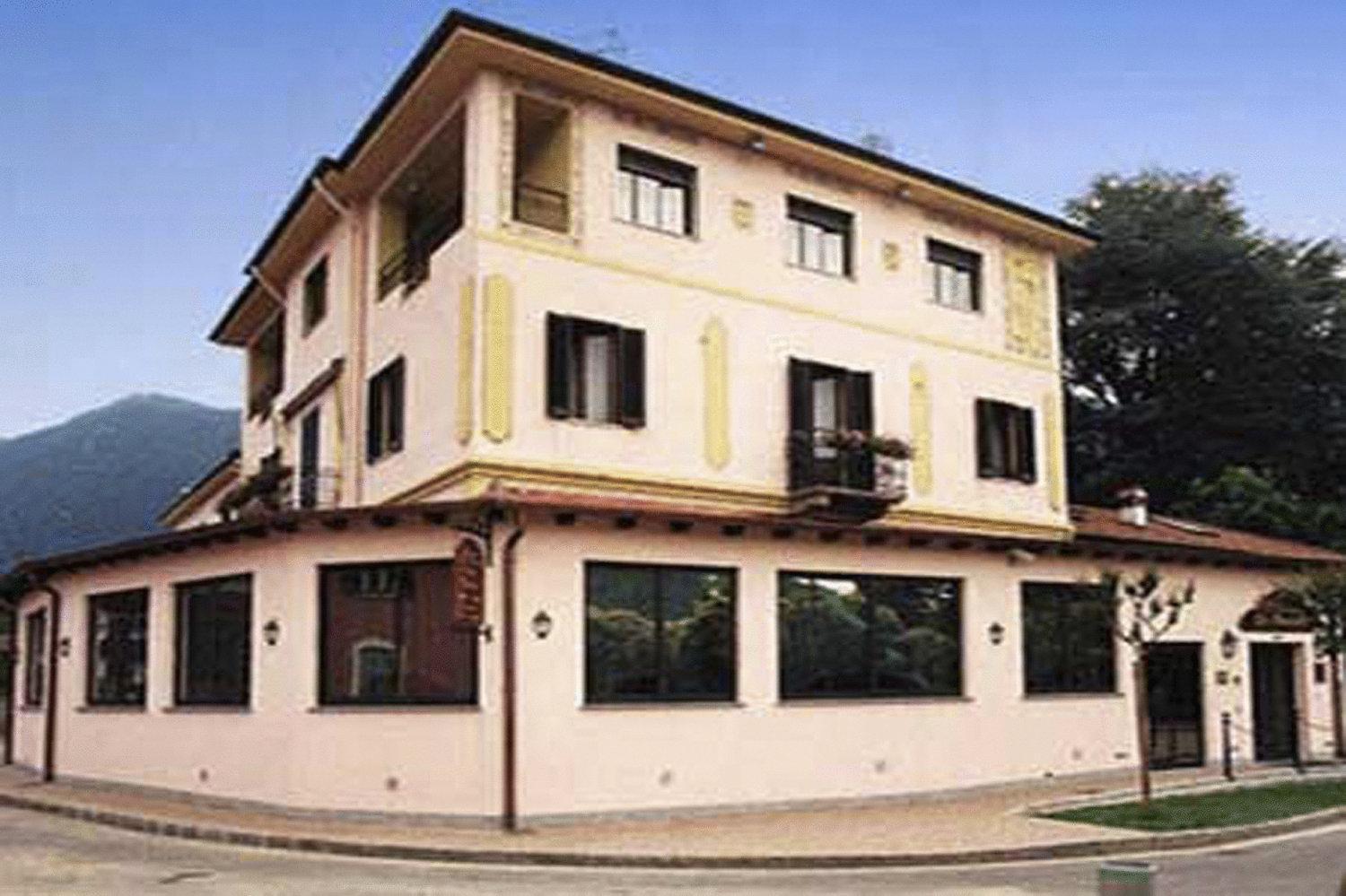 Hotel La Bussola Cittiglio Eksteriør billede